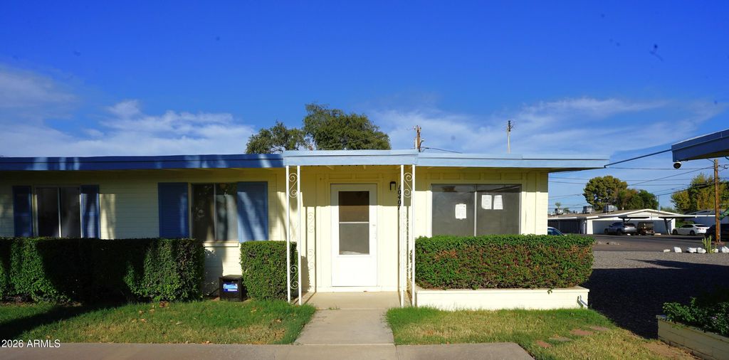 10407 W PEORIA Avenue, Sun City, AZ 85351 — photo 3