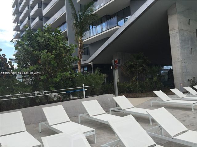 68 SE 6th St 2807, Miami, FL 33131