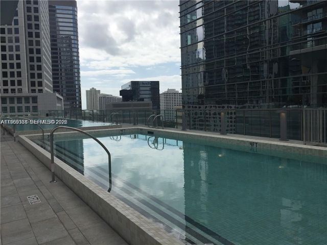 68 SE 6th St 2807, Miami, FL 33131