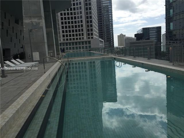 68 SE 6th St 2807, Miami, FL 33131