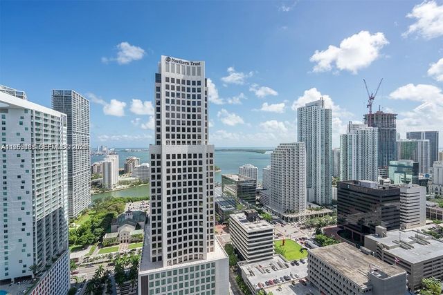 68 SE 6th St 2807, Miami, FL 33131