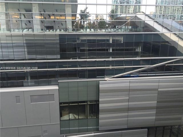 68 SE 6th St 2807, Miami, FL 33131