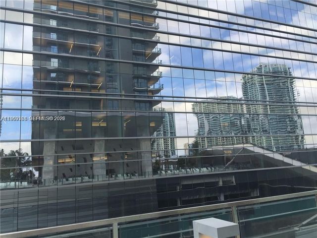 68 SE 6th St 2807, Miami, FL 33131