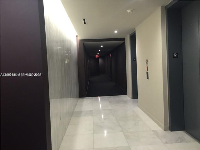 68 SE 6th St 2807, Miami, FL 33131