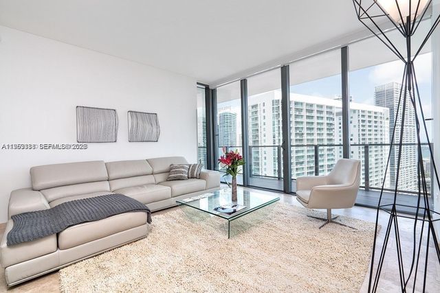 68 SE 6th St 2807, Miami, FL 33131