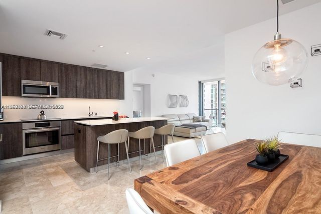 68 SE 6th St 2807, Miami, FL 33131