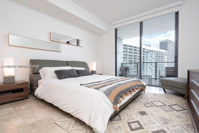 68 SE 6th St 2807, Miami, FL 33131