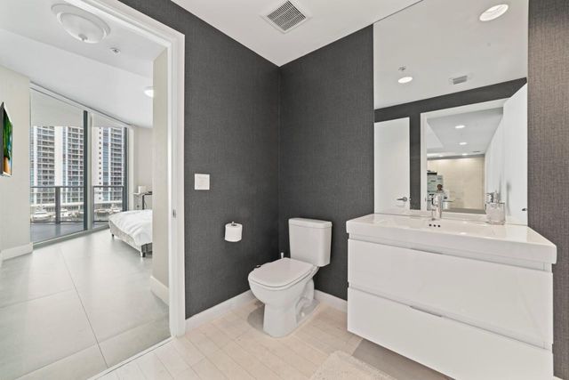 17111 Biscayne Boulevard 503, Aventura, FL 33160