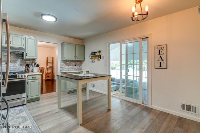 1276 Beauchamps Place, Toms River, NJ 08753