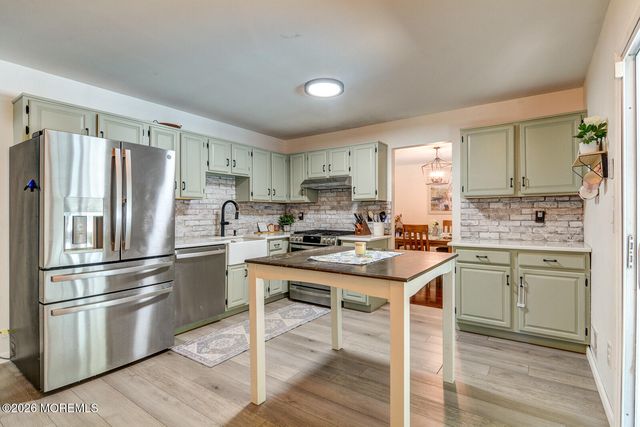 1276 Beauchamps Place, Toms River, NJ 08753