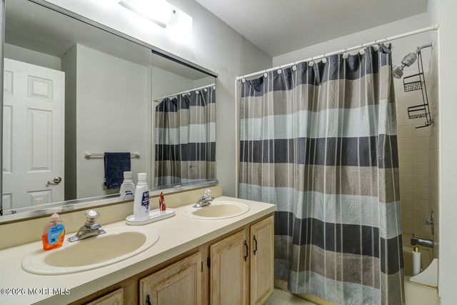 1276 Beauchamps Place, Toms River, NJ 08753