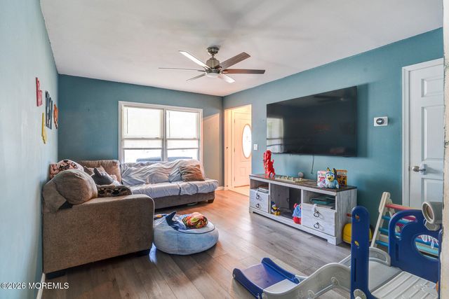 1276 Beauchamps Place, Toms River, NJ 08753