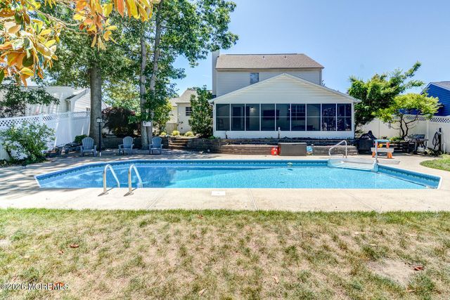 1276 Beauchamps Place, Toms River, NJ 08753