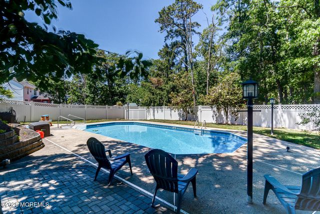 1276 Beauchamps Place, Toms River, NJ 08753