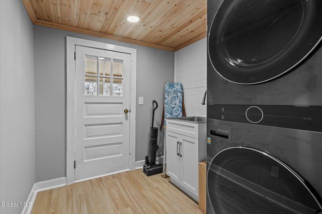 13 Jackson Road, Moreau, NY 12803