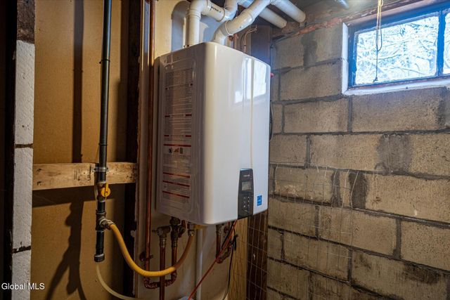 13 Jackson Road, Moreau, NY 12803