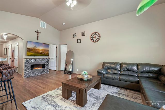 523 W Avenue H, Jerome, ID 83338