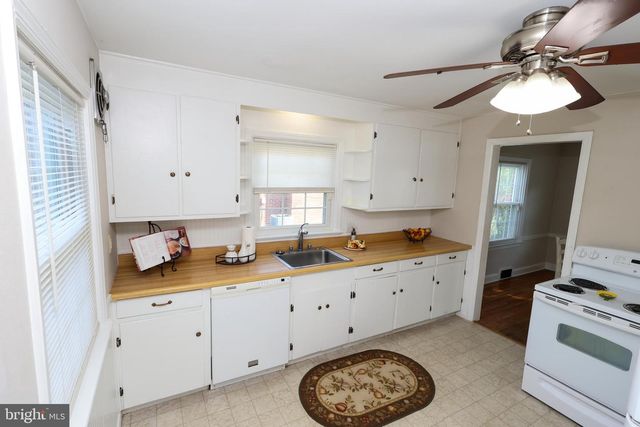 824 ARMSTRONG AVE, Hagerstown, MD 21740