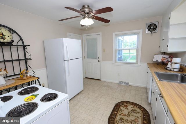824 ARMSTRONG AVE, Hagerstown, MD 21740