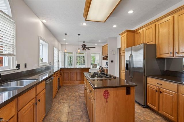 111 Leyland CT, Yorktown, VA 23693