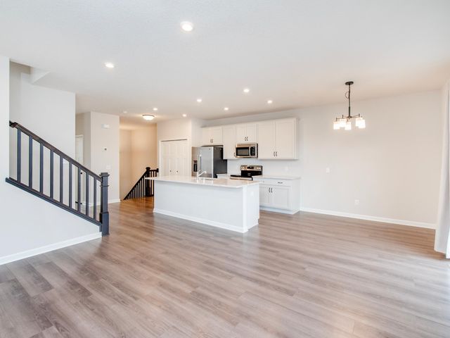 2217 Gateway Hill Road, North Saint Paul, MN 55109