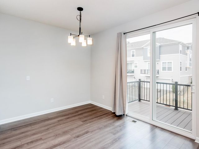 2217 Gateway Hill Road, North Saint Paul, MN 55109