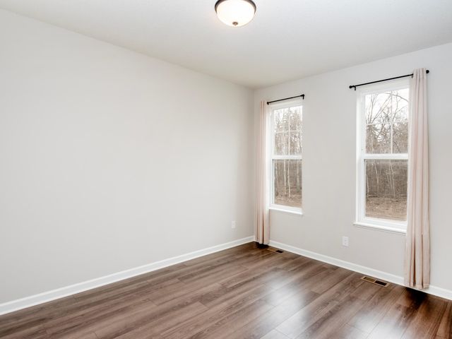 2217 Gateway Hill Road, North Saint Paul, MN 55109