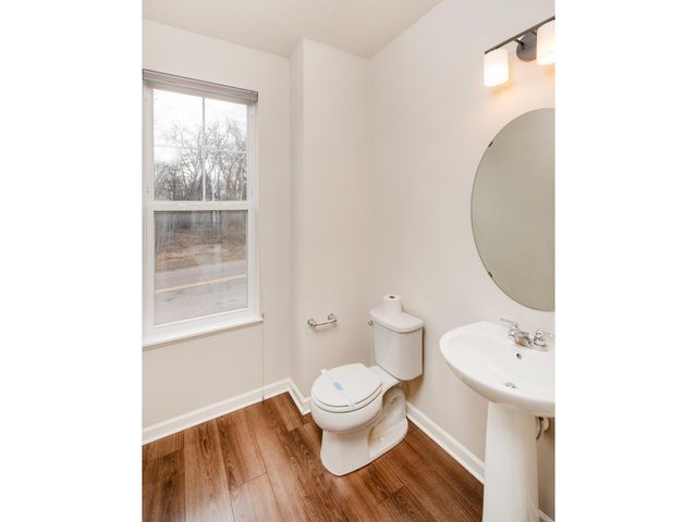 2217 Gateway Hill Road, North Saint Paul, MN 55109