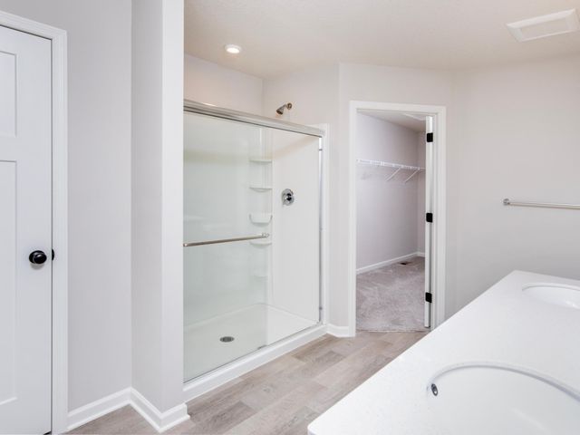 2217 Gateway Hill Road, North Saint Paul, MN 55109