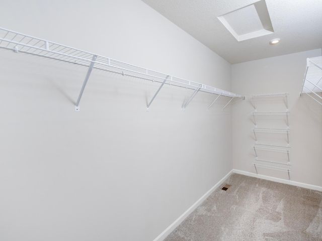 2217 Gateway Hill Road, North Saint Paul, MN 55109