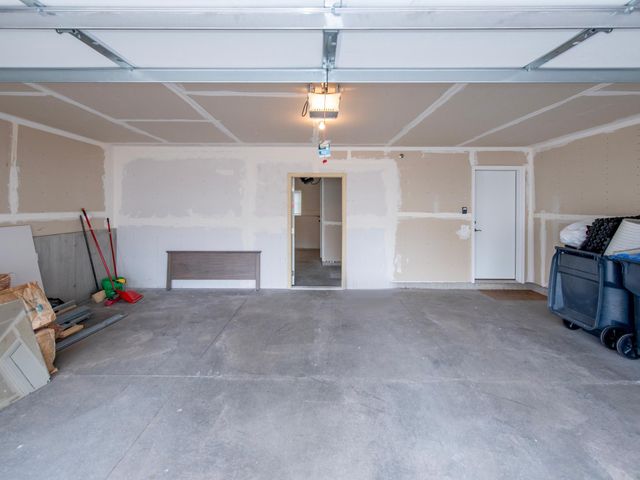 2217 Gateway Hill Road, North Saint Paul, MN 55109