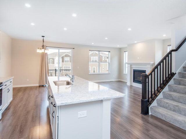 2217 Gateway Hill Road, North Saint Paul, MN 55109