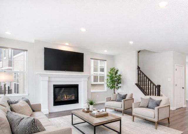 2217 Gateway Hill Road, North Saint Paul, MN 55109