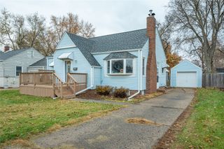 3909 68th Street, Urbandale, IA 50322