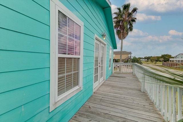 1089 Melody Lane, Crystal Beach, TX 77650