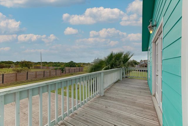 1089 Melody Lane, Crystal Beach, TX 77650