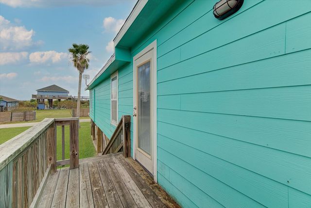 1089 Melody Lane, Crystal Beach, TX 77650