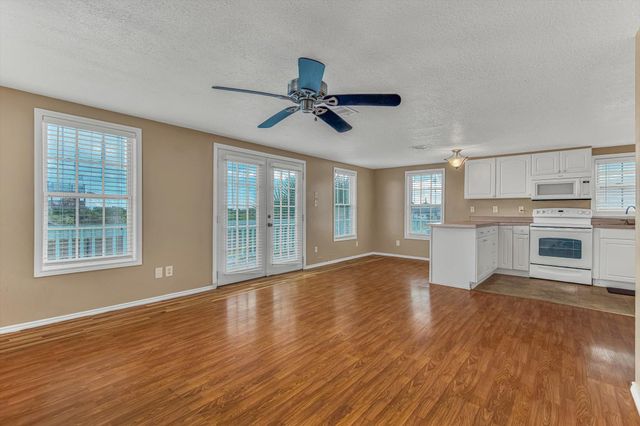 1089 Melody Lane, Crystal Beach, TX 77650