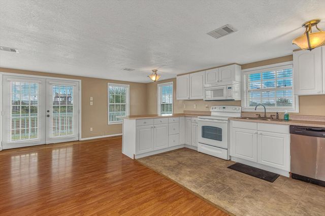 1089 Melody Lane, Crystal Beach, TX 77650