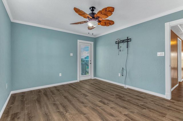 1089 Melody Lane, Crystal Beach, TX 77650