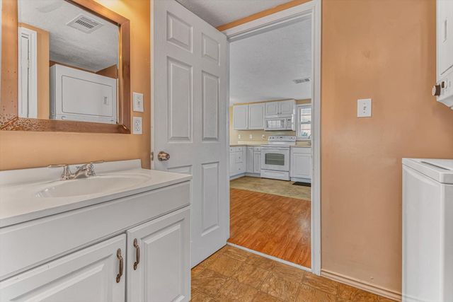 1089 Melody Lane, Crystal Beach, TX 77650