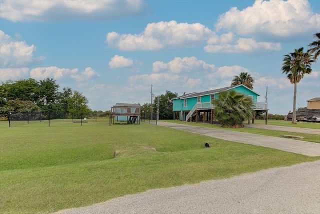 1089 Melody Lane, Crystal Beach, TX 77650