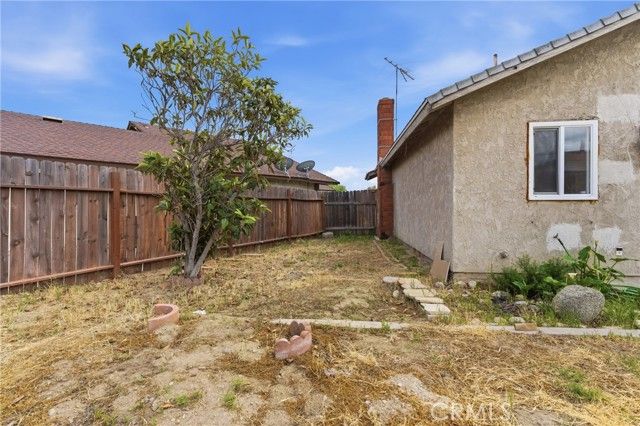 2047 E 7th, Ontario, CA 91764