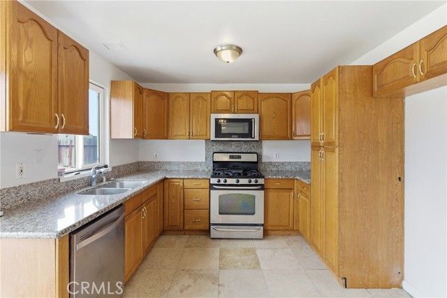 2047 E 7th, Ontario, CA 91764