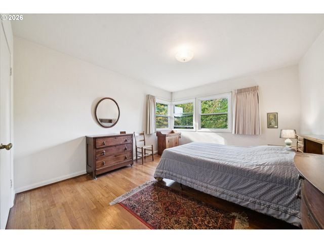 7270 Sw SYLVAN Ct, Portland, OR 97225