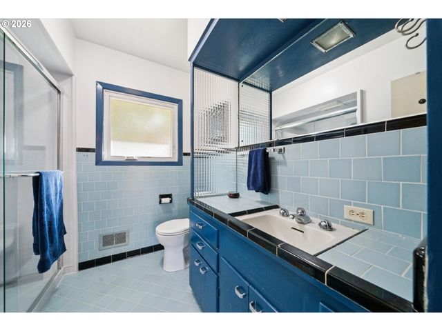 7270 Sw SYLVAN Ct, Portland, OR 97225