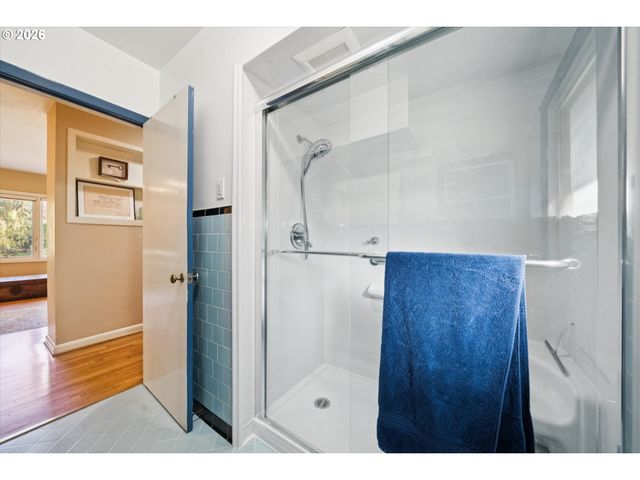 7270 Sw SYLVAN Ct, Portland, OR 97225