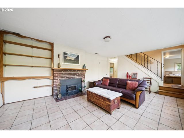 7270 Sw SYLVAN Ct, Portland, OR 97225