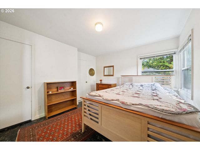 7270 Sw SYLVAN Ct, Portland, OR 97225