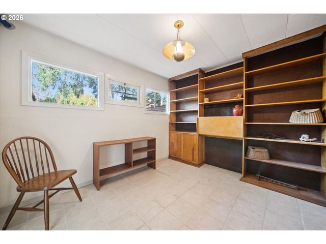 7270 Sw SYLVAN Ct, Portland, OR 97225